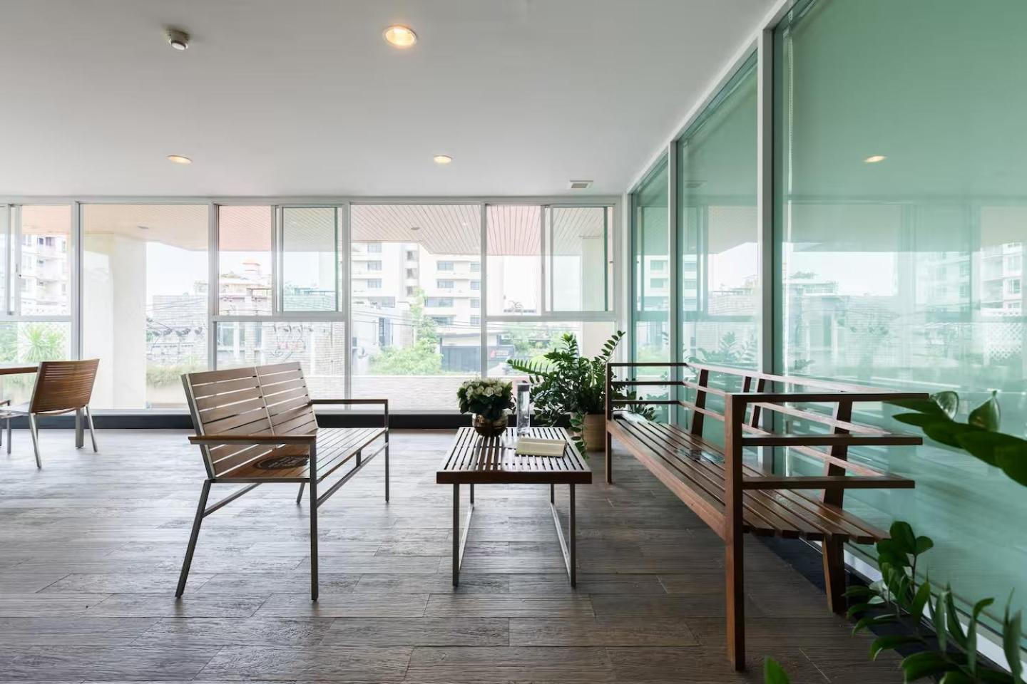 Bangkok Patio Bts Sanam Pao Aparthotel Exteriör bild