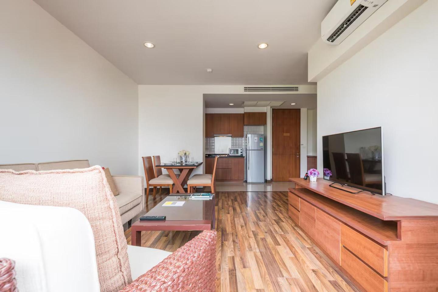 Bangkok Patio Bts Sanam Pao Aparthotel Exteriör bild